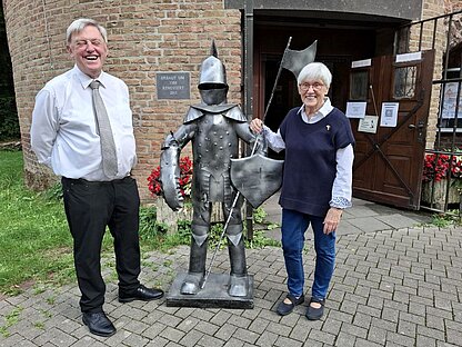 Burgdienst_Pfarrer_small